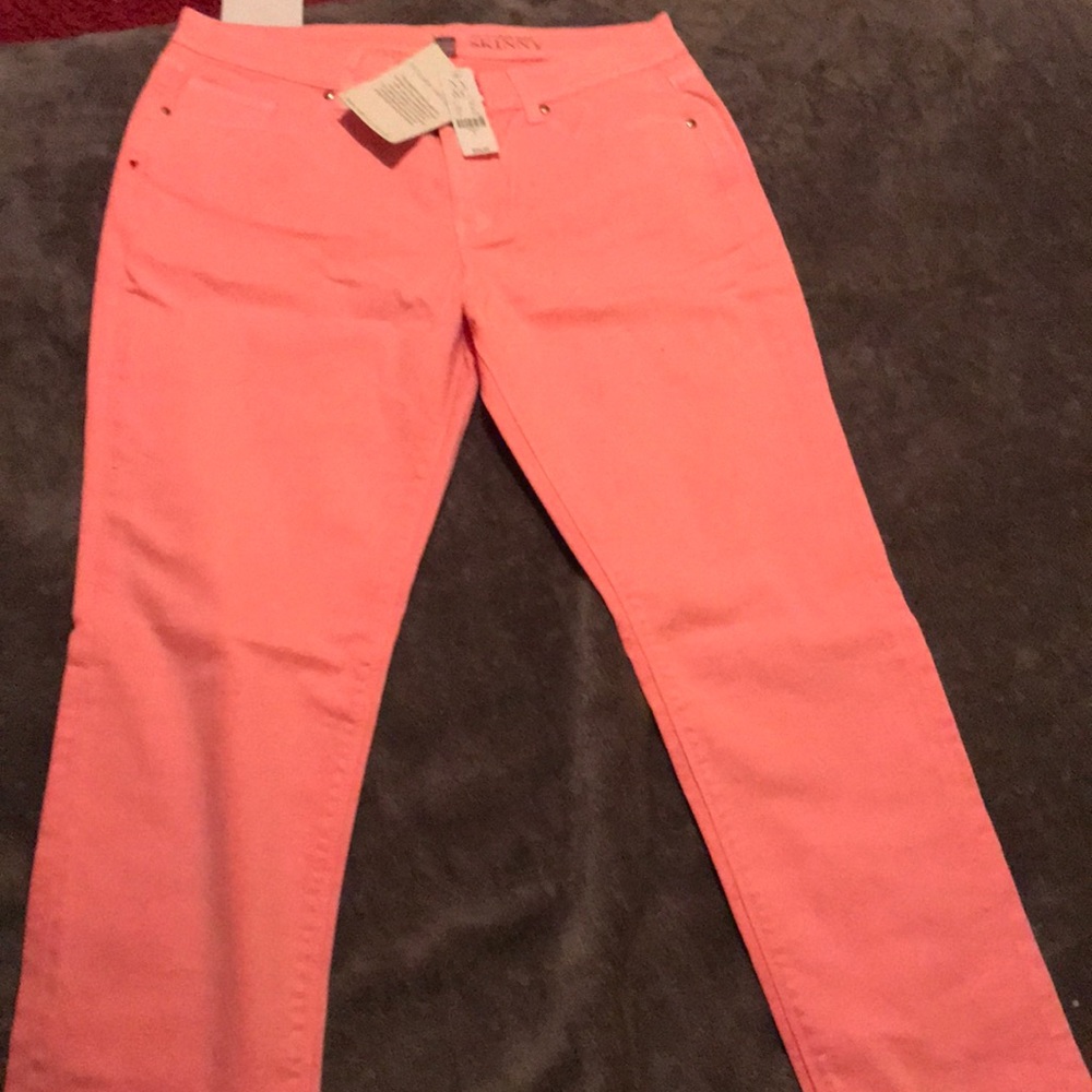 NY&C Sits at Lower Waist Skinny